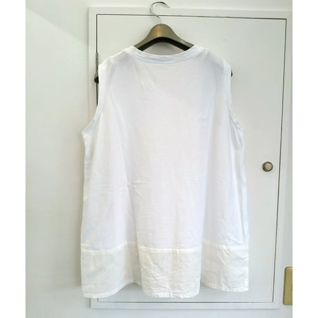 デザイナーズブランド　Ｑｒｅａｌ  裾フレアーノースリーブＴシャツ