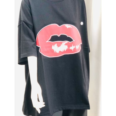 デザイナーブランドｇｏｍｍｅ 　リッププリントビッグＴシャツ