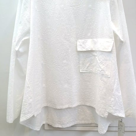 デザイナーズブランド　Ｑｒｅａｌ  コットン刺繍プルオーバー
