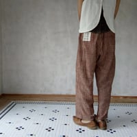mogo「タックパンツ」×MamiTsuji「ギンガムチェック・赤黒」