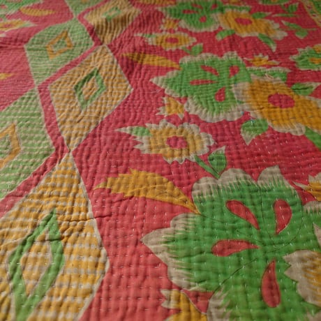 中判コットンカンタ布No.4・赤青花柄