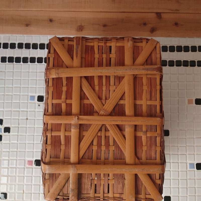 道具屋ここのつ・セレクト古道具「深めの四角かご」 | design labo