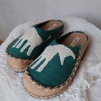 チェンマイマーケット2022年7月：プンプイさんの刺繍の手作り靴（22.5～23.5㎝サイズ）サボサンダル・グリーン