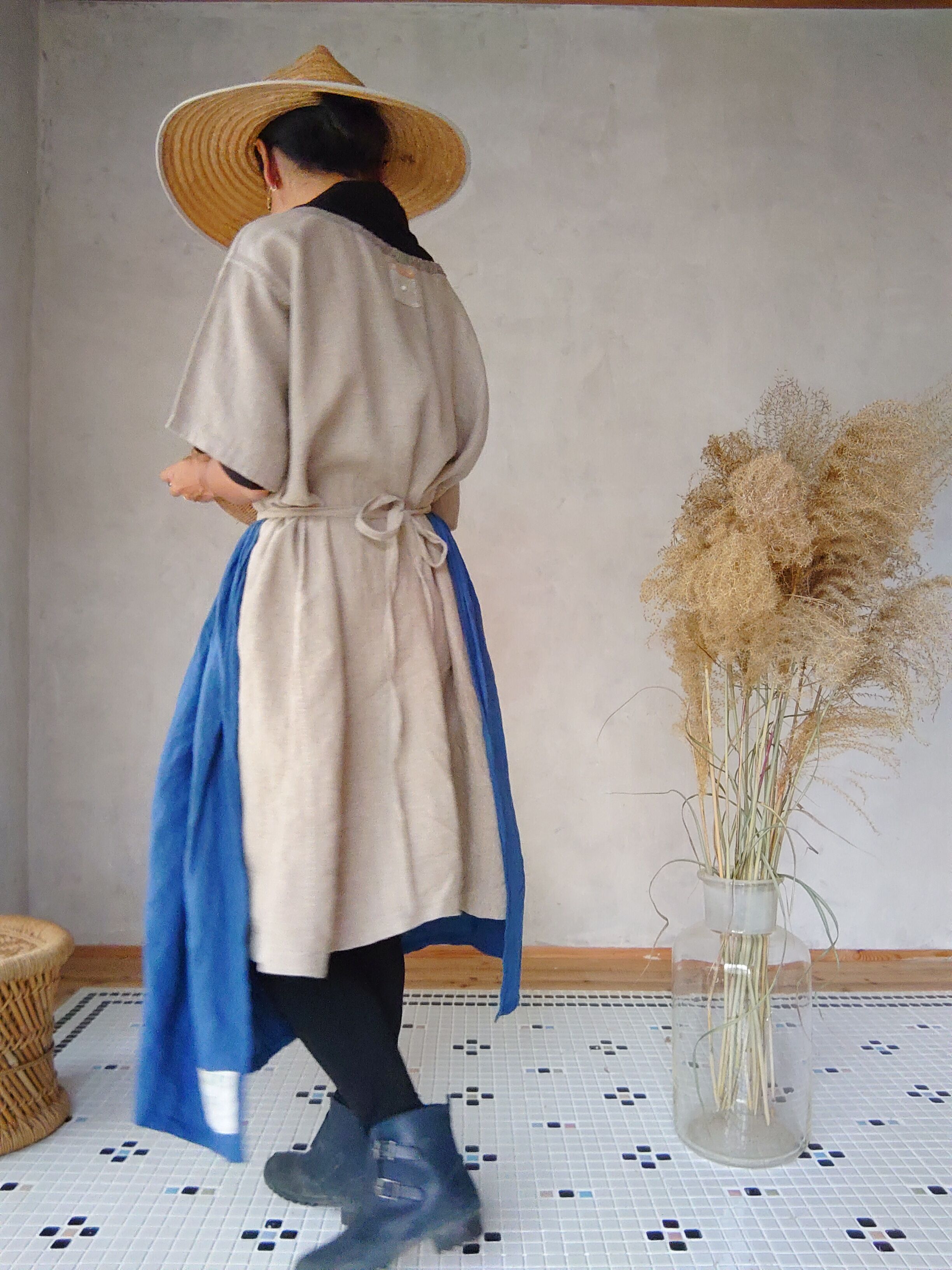 早川ユミさん　エプロン 早川ユミ「ふらんす風エプロン」青・フリーサイズ | design labo chica