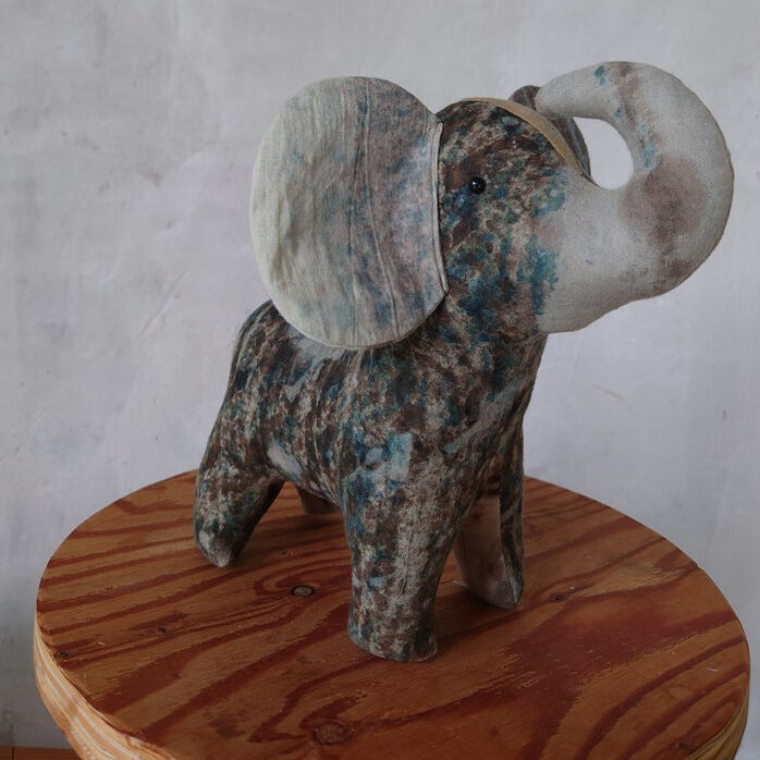 タイ チェンマイ産 手彫り テーブル ゾウ 骨董家具 タイ チェンマイ産 手彫り テーブル ゾウ 骨董家具