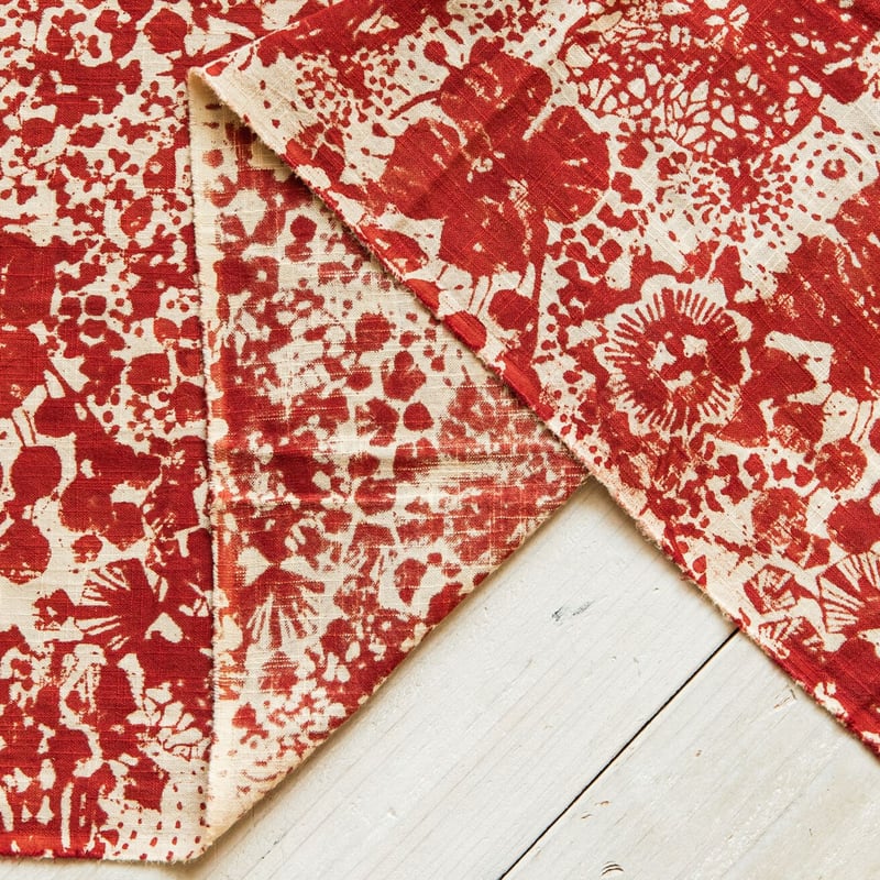 『アルバムキルトのスプレッド』赤系　166cm×166cm アルバムキルトのスプレッド』赤系 166cm×166cm アルバムキルトの