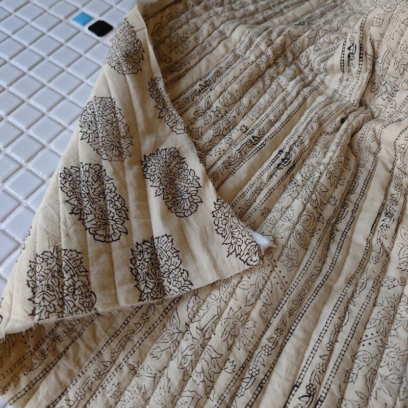 キルティングカット生地「バグループリント・ブータ柄とボーダー」生地