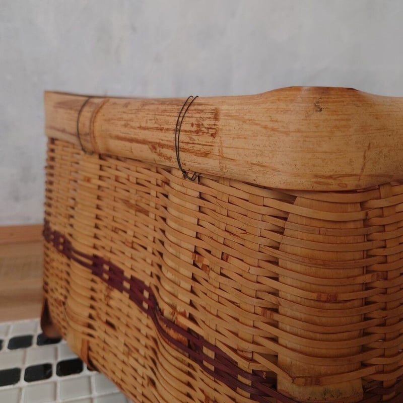 道具屋ここのつ・セレクト古道具「深めの四角かご」 | design labo