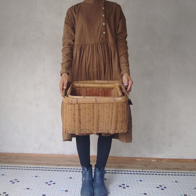 道具屋ここのつ・セレクト古道具「深めの四角かご」 | design labo