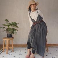 袴スカートドレス「Mami Tsuji 2×2カディコットン バグルー村の灰色」