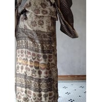 コットンシルクサリーで作る着物「バグルーアジュラック・バラ柄・茶」※wafeelの「ツナギな着物」もオーダ可能※