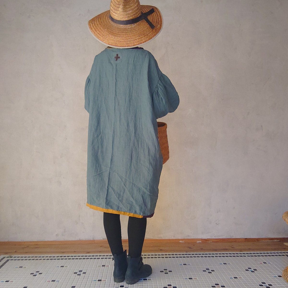 早川ユミ「フェミニズムワンピース・グレイッシュブルー」フリーサイズ