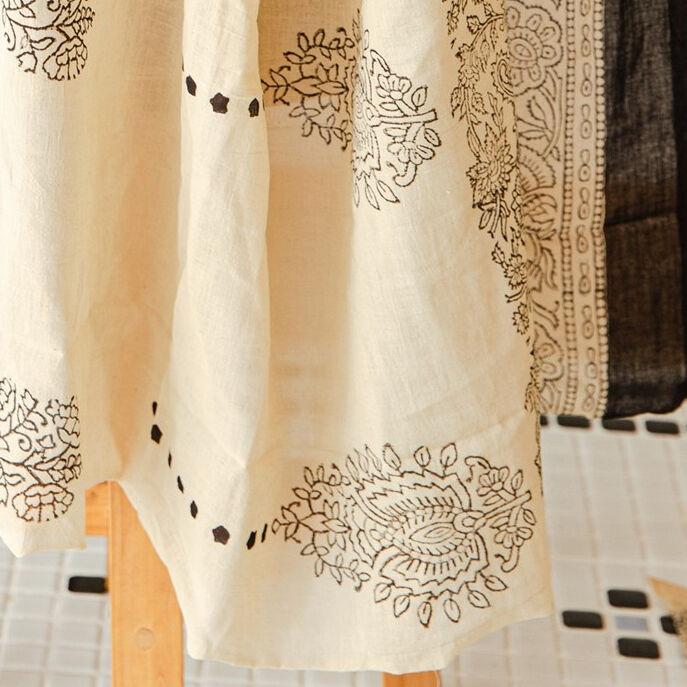【未使用】インド製サリー布　5m 未使用】インド製サリー布 5mの通販 by Taylor's shop｜ラクマ