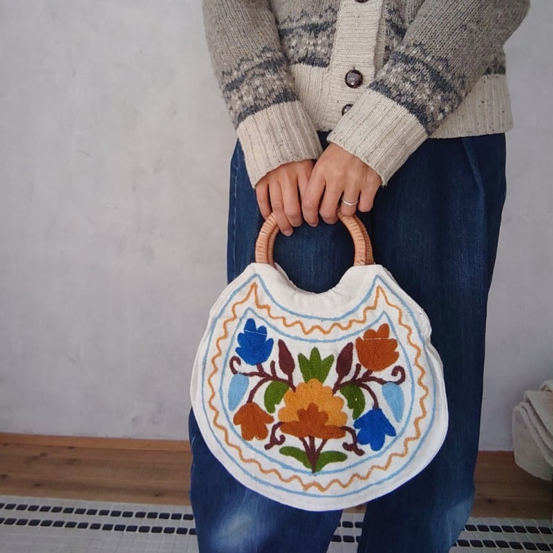 カシミールバザール】刺繍のハンドバッグとボストンバッグ | design