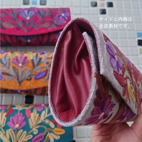 【カシミールバザール】刺繍のクラッチバッグ