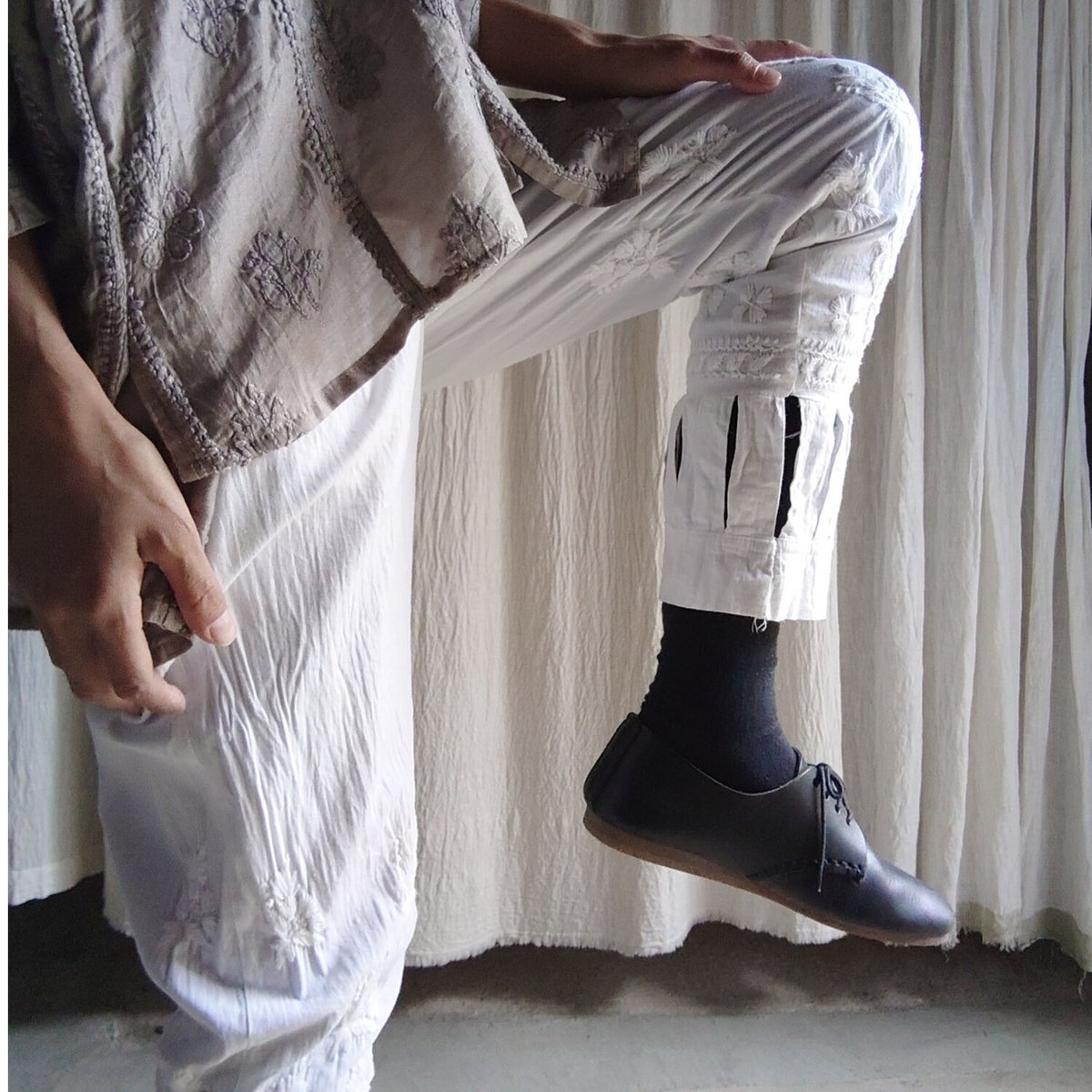 (新品)ホワイトパンツ ペンギン刺繍付き Sophitica ツイルハート刺繍パンツ(オフホワイト×95cm