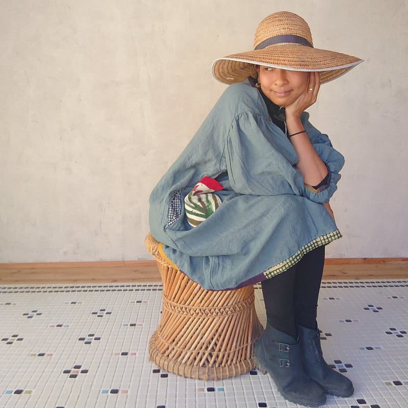 早川ユミ「フェミニズムワンピース・グレイッシュブルー」フリーサイズ