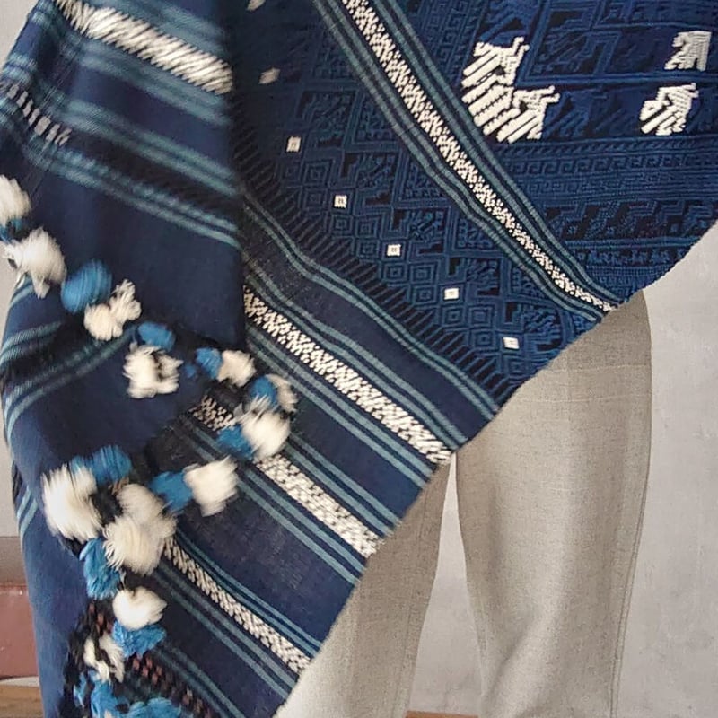 チェンマイマーケット2022年秋：インディゴ手織り手刺繍・大判ショール