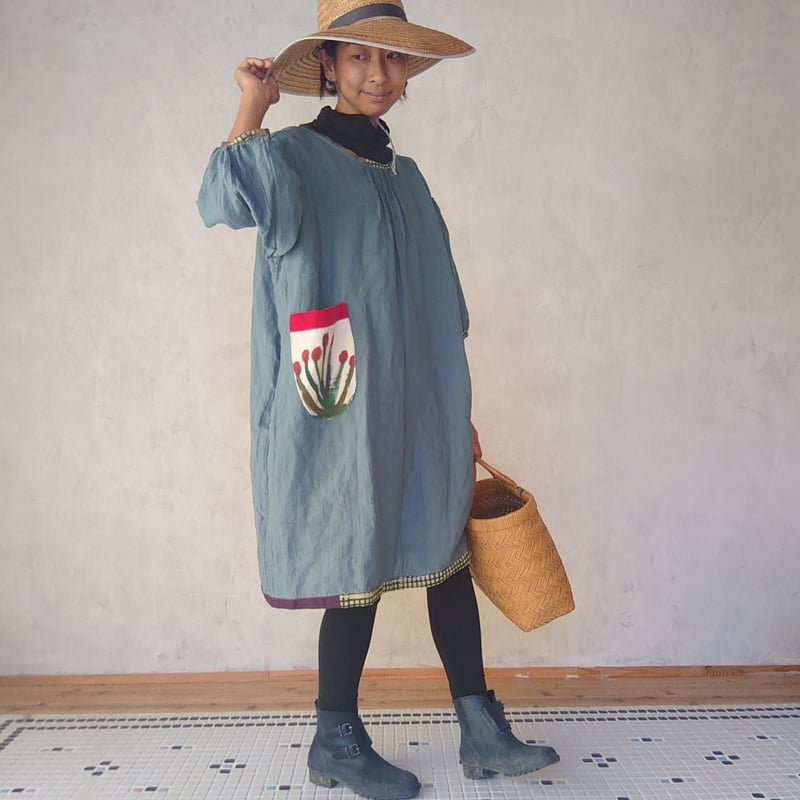 早川ユミ「フェミニズムワンピース・グレイッシュブルー」フリーサイズ