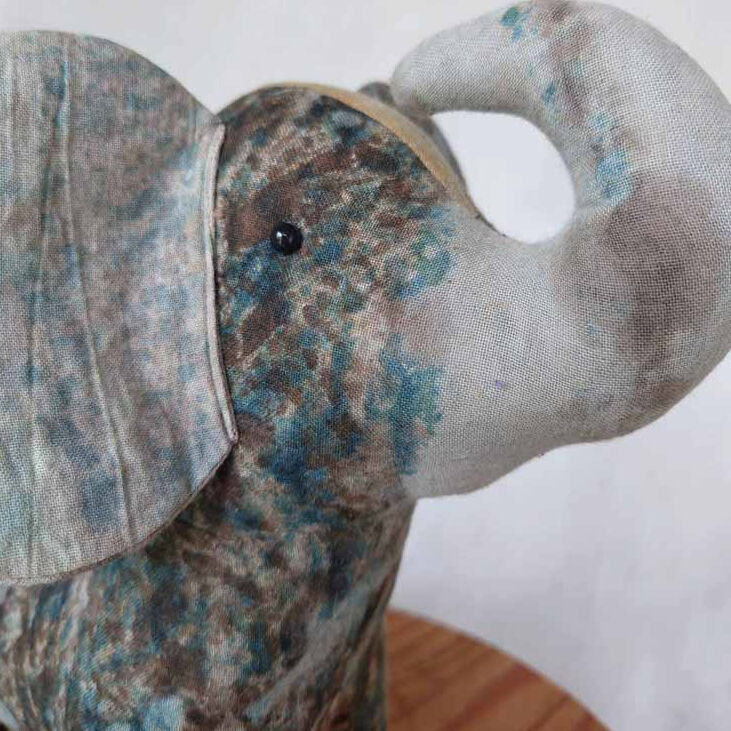 タイ チェンマイ産 手彫り テーブル ゾウ 骨董家具 タイ チェンマイ産 手彫り テーブル ゾウ 骨董家具