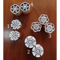 小さなお花のウッドブロック