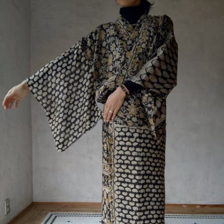 コットンシルクサリーで作る着物「花唐草・黒」※ツナギな着物もオーダ可能※
