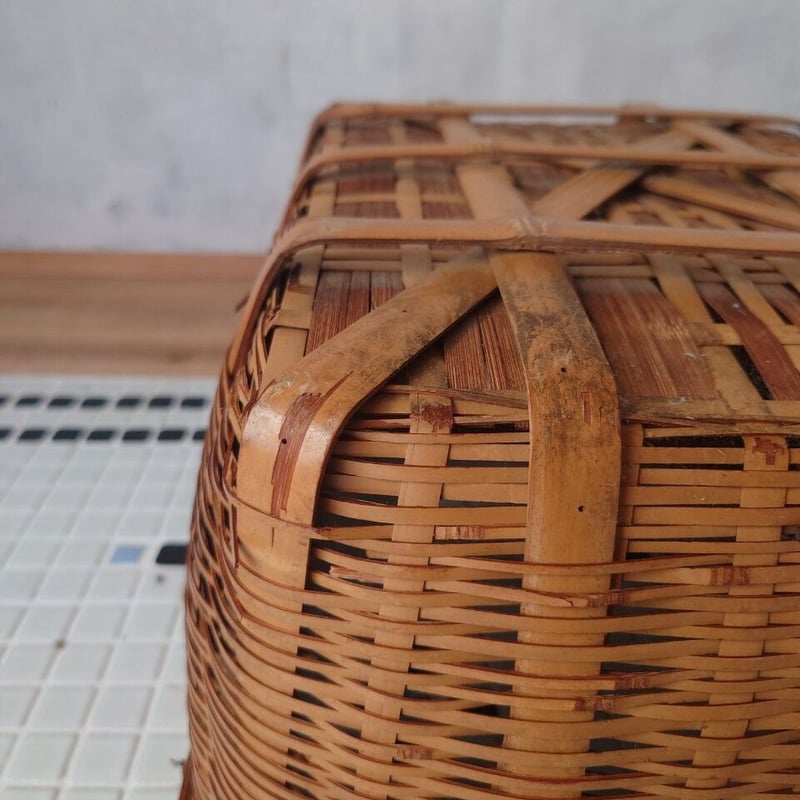 道具屋ここのつ・セレクト古道具「深めの四角かご」 | design labo