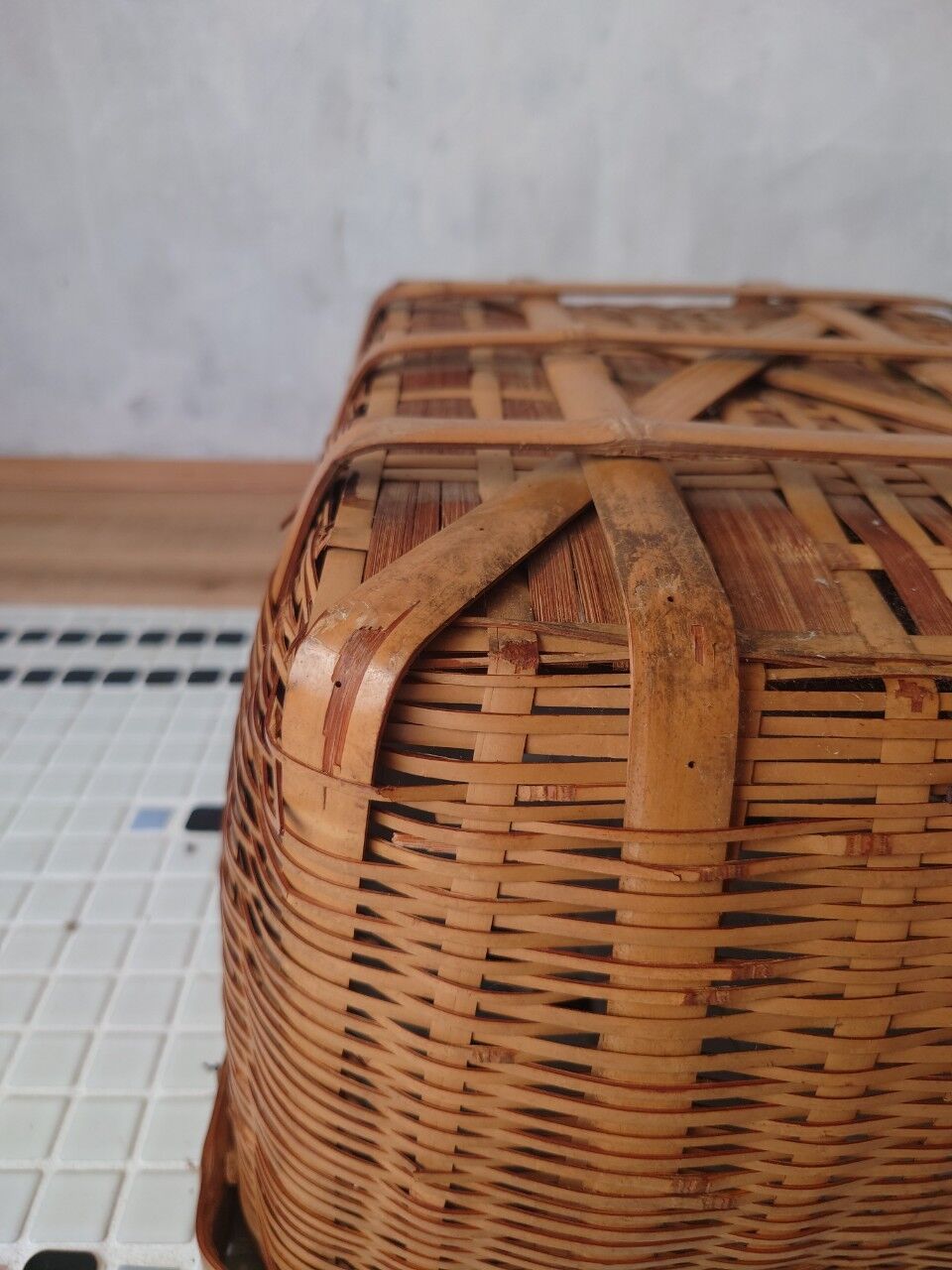 道具屋ここのつ・セレクト古道具「深めの四角かご」 | design labo