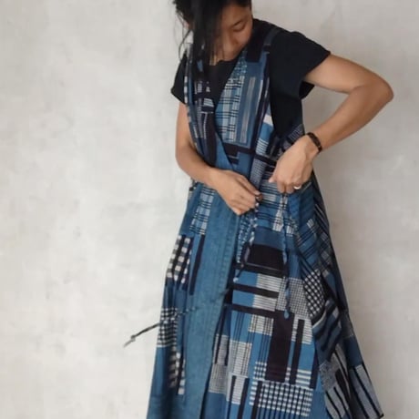 【星ヶ丘洋裁学校】Mami Tsuji Block print シーツ生地×「ノースリーブカシュクールワンピース」