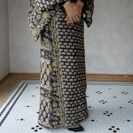 コットンシルクサリーで作る着物「花唐草・黒」※ツナギな着物もオーダ可能※