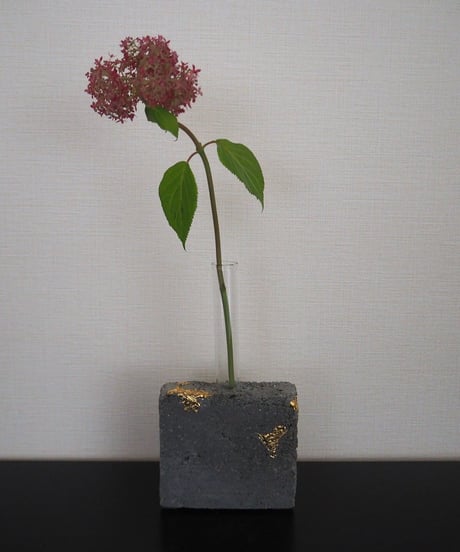 Moold × ACCA flower / Concrete flower vase