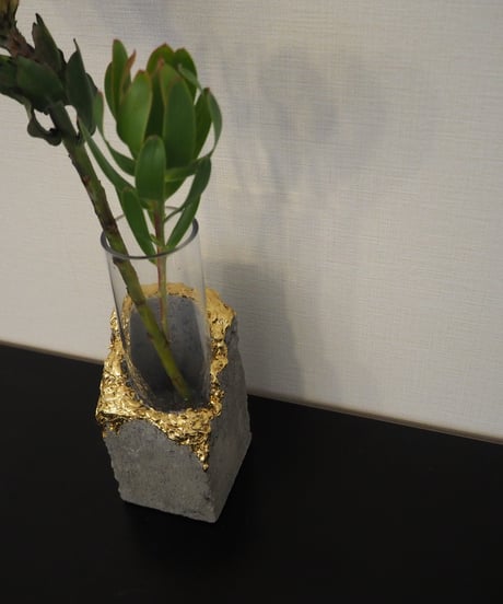 Moold × ACCA flower / Concrete flower vase