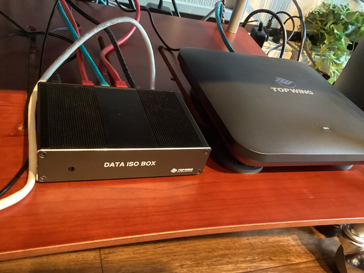 TOP WING社製　DATA ISO BOX オーディオ専用ルーター Amazon.co.jp: TOP WING DATA ISO BOX オーディオ専用ルーター