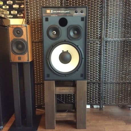 JBL 4312G と当店オリジナルスタンドのセットです。