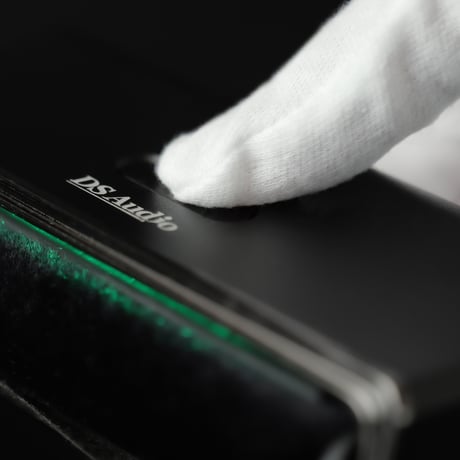 DS Audio SC-001 Sonic Cleaning Brush