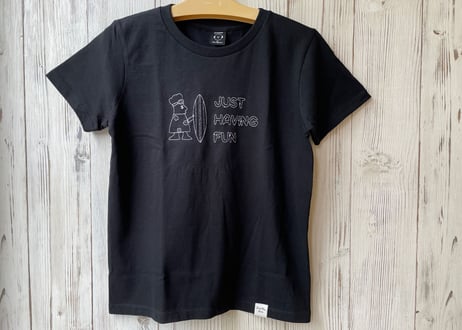 菅原しおんコラボ Tシャツ「JUST HAVING FUN」
