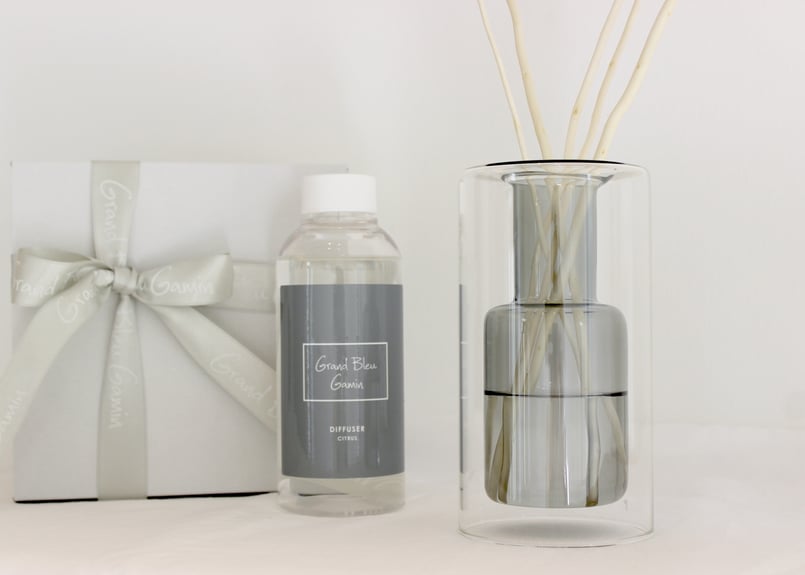 アロマディフューザーセット ネイビー・ホワイト アロマディフューザーセット ネイビー・ホワイト 楽天市場】アット