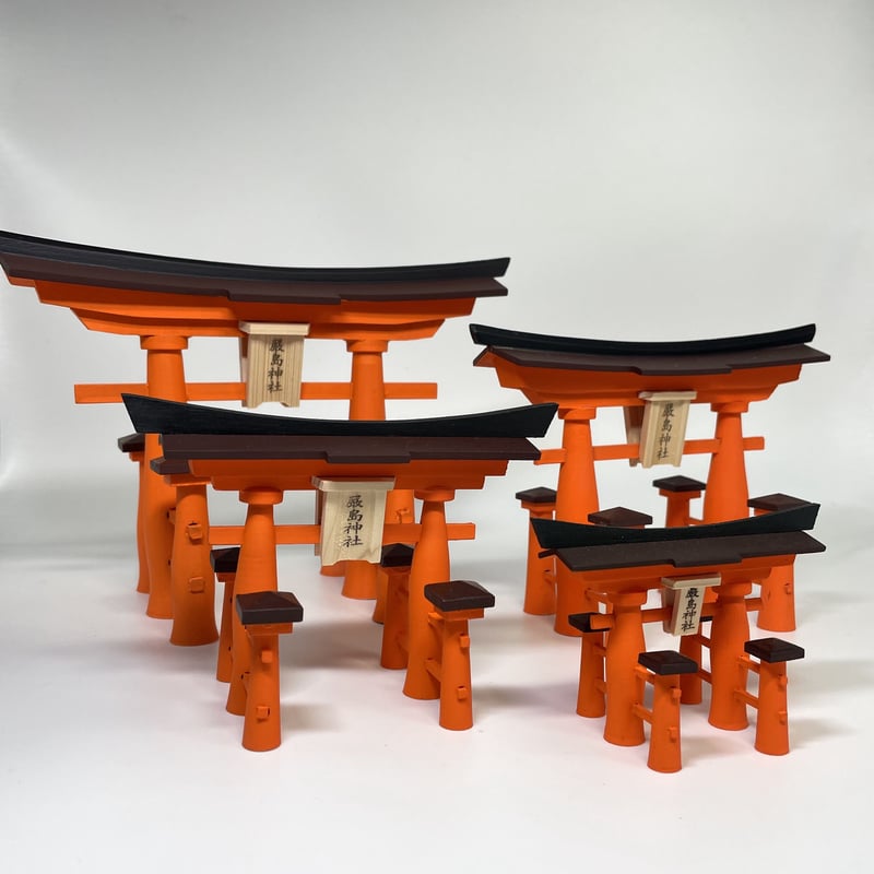 ☆未使用☆【世界文化遺産】☆宮島 厳島神社 鳥居☆木製 ミニチュア 鳥居 台付き 世界文化遺産 ☆宮島 厳島神社 鳥居☆木製 ミニチュア 鳥居 台 世界