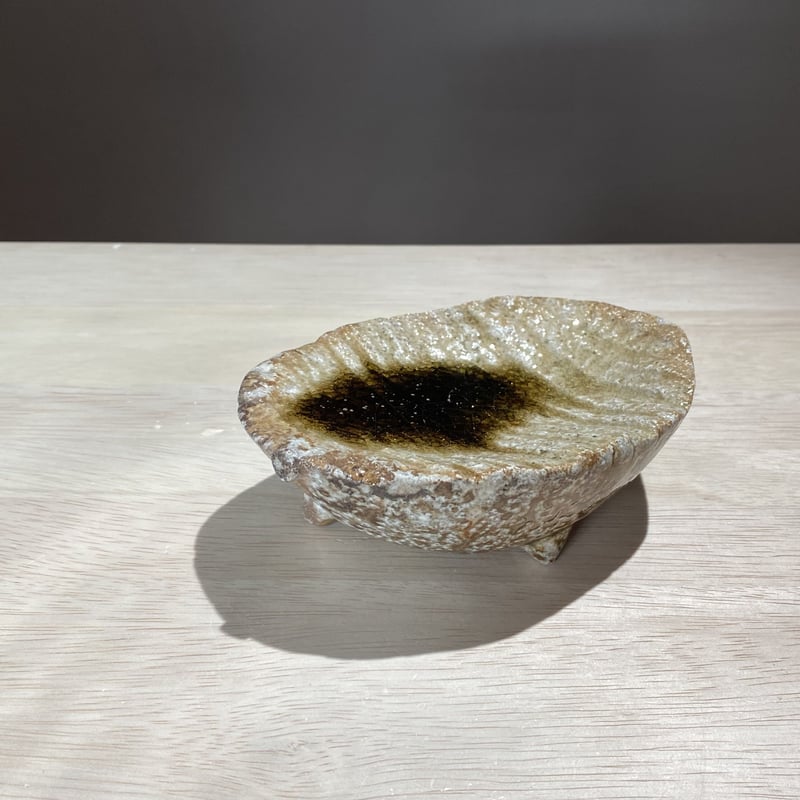 特別価格 信楽焼人気作家迫能弘 信楽焼き締め木の葉銘々皿「五枚組、共箱付き」 103 信楽厚ノ葉皿 迫能弘 | ryoisseki-online by うつわや涼一石