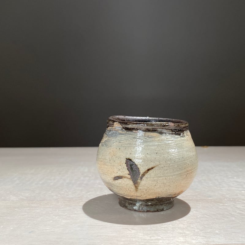 2508-4 鶏龍山絵刷毛目塩笥ぐい呑 伊藤明美 | ryoisseki-online by
