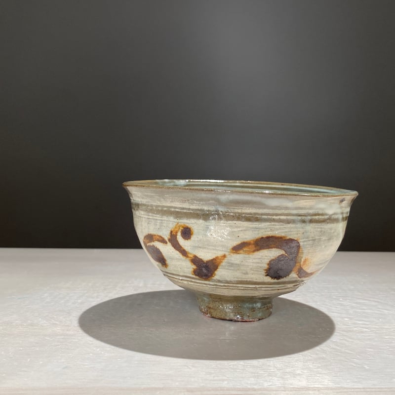 2508-1 鶏龍山三島絵刷毛目茶碗 伊藤明美 | ryoisseki-online by う