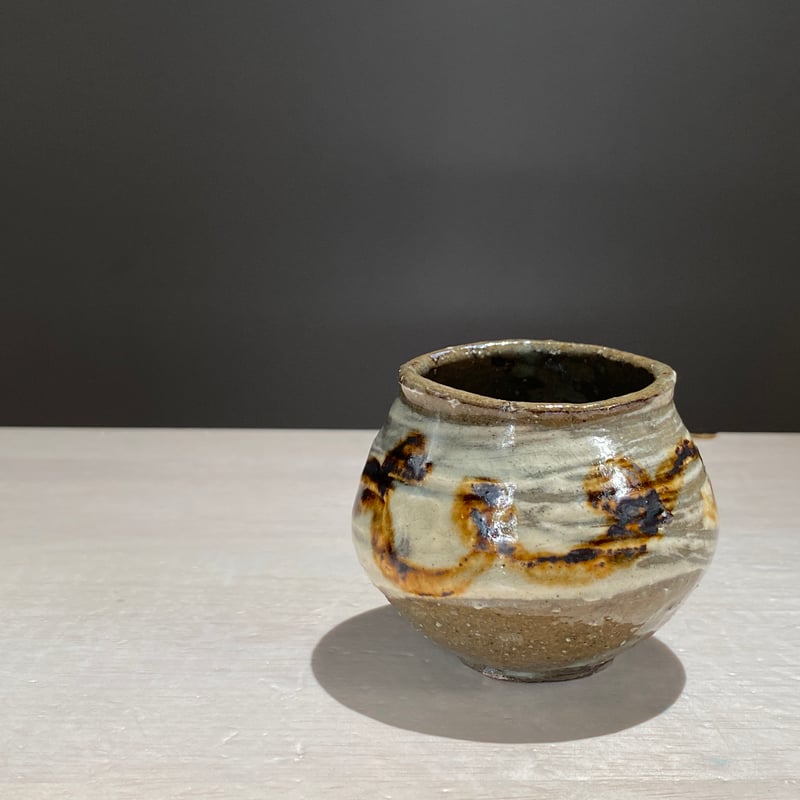 2508-6 鶏龍山絵刷毛目塩笥ぐい呑 伊藤明美 | ryoisseki-online by