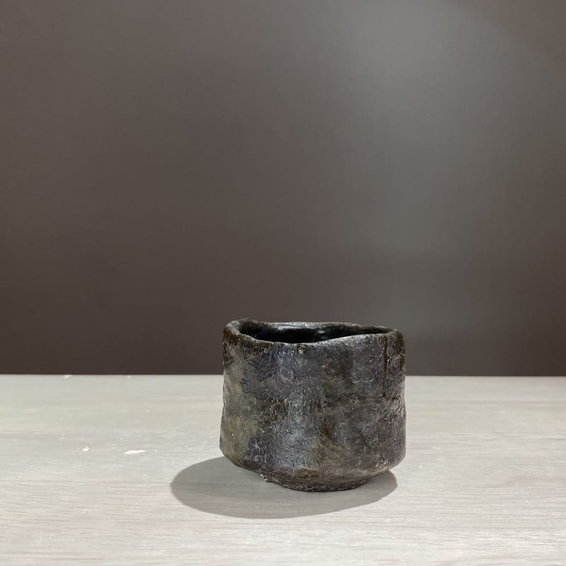 2305-3 烏黒ぐい呑 川上清美 | ryoisseki-online by うつわや涼一石