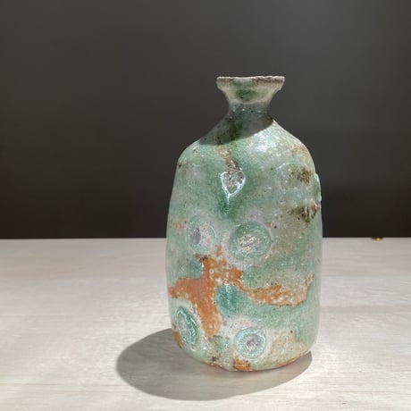 デレック・ラーセン 信楽焼徳利 【公式通販】