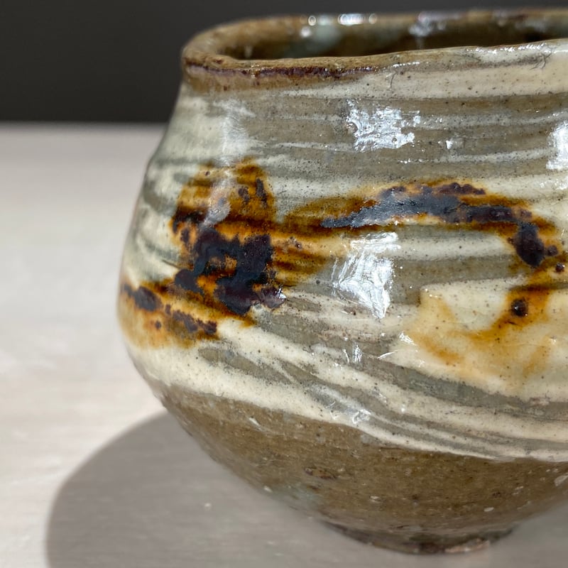 2508-6 鶏龍山絵刷毛目塩笥ぐい呑 伊藤明美 | ryoisseki-online by