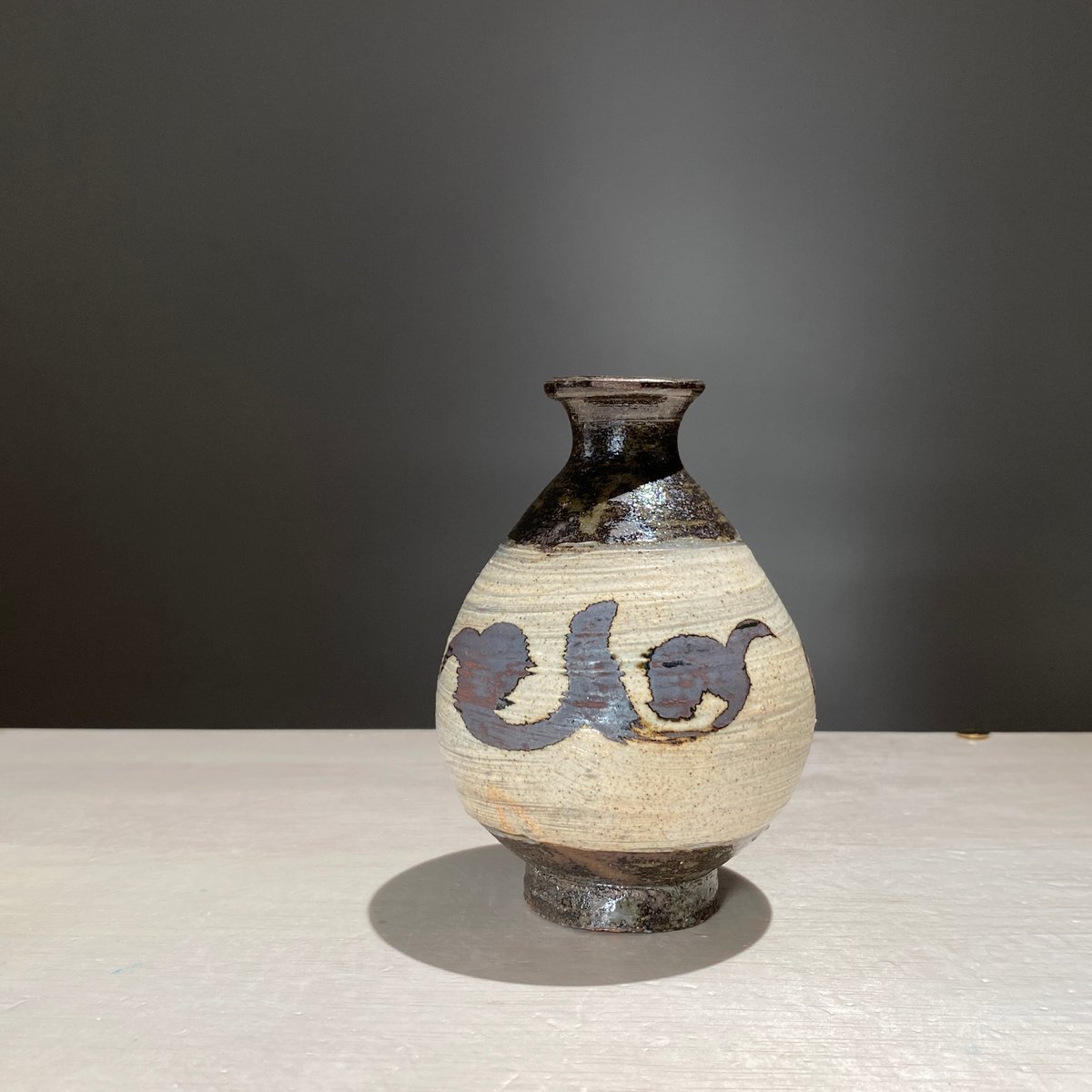 2508-2 鶏龍山絵刷毛目徳利 伊藤明美 | ryoisseki-online by うつわ
