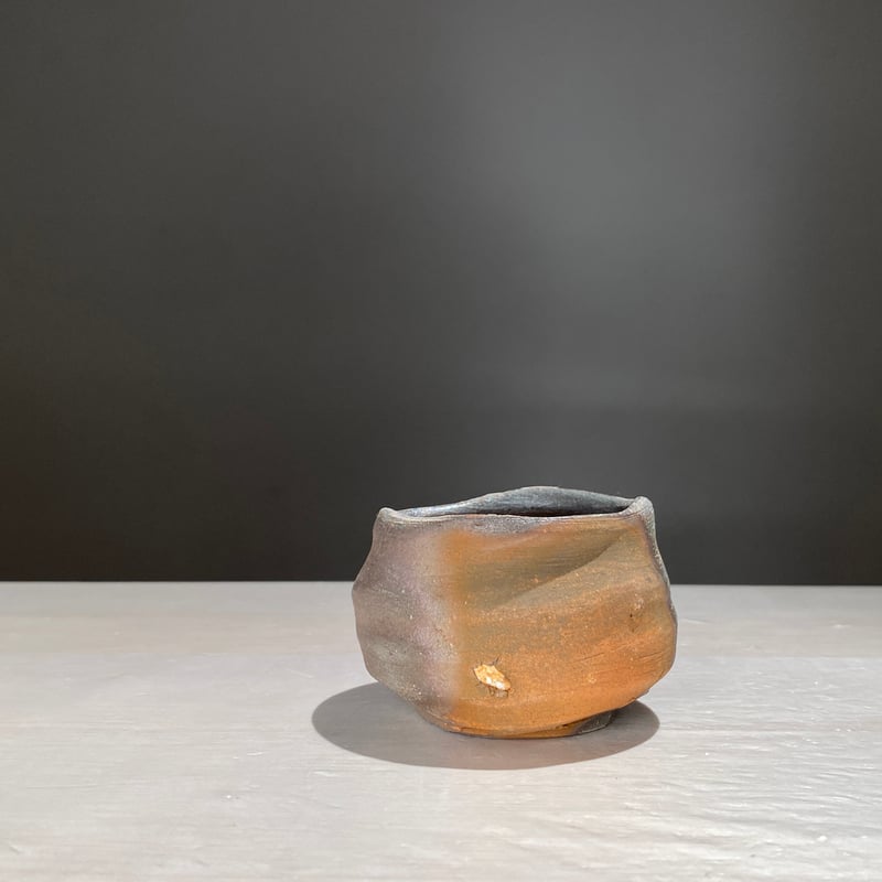 【中村和樹】 備前 ぐい呑 2504-8 備前ぐい呑 中村和樹 | ryoisseki-online by うつわや涼一石