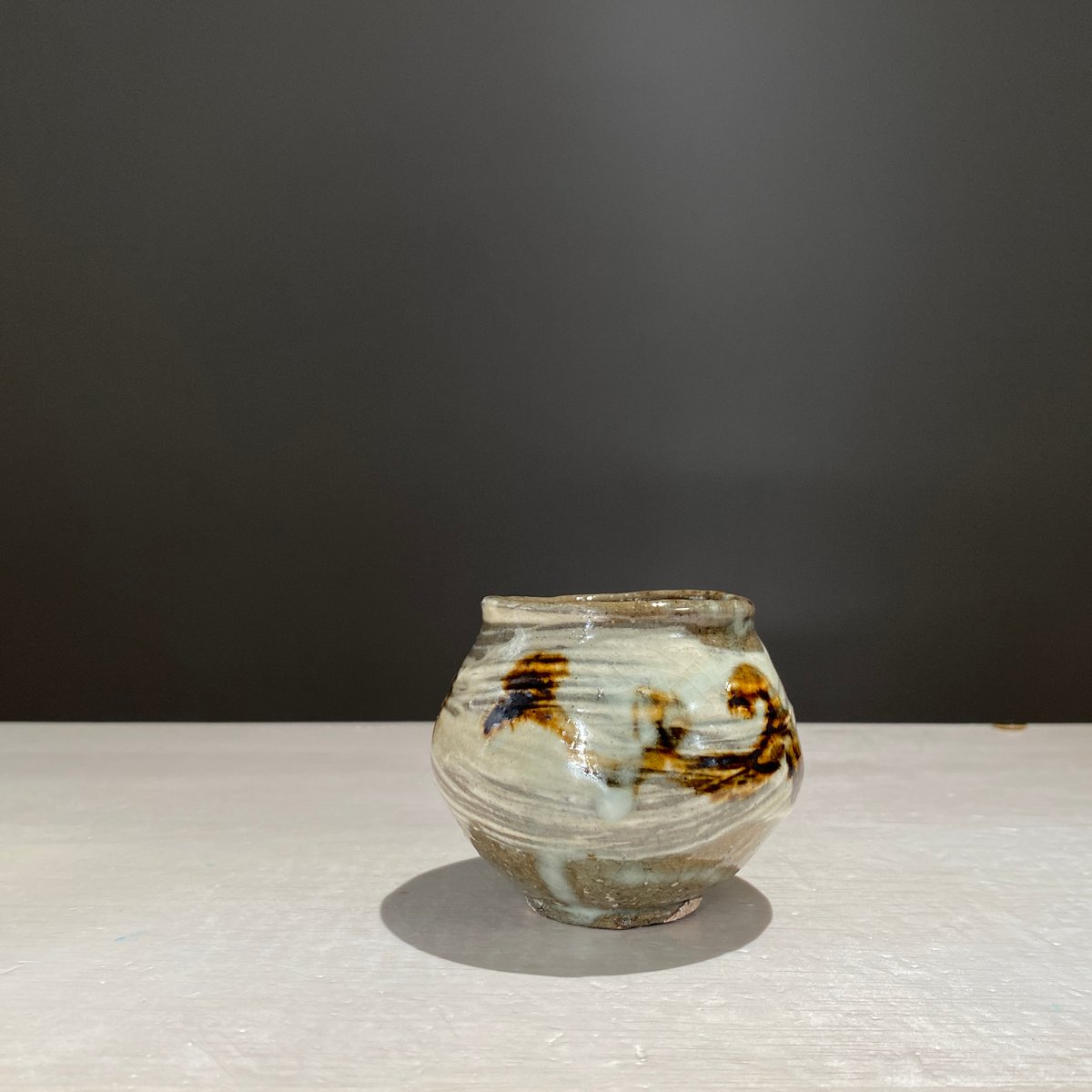 2508-6 鶏龍山絵刷毛目塩笥ぐい呑 伊藤明美 | ryoisseki-online by