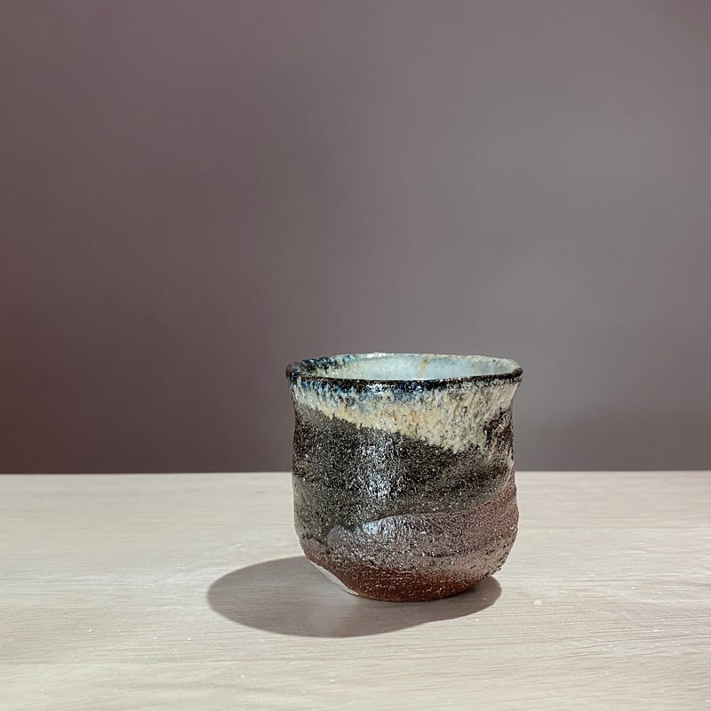 2501-1 飯洞甕土朝鮮唐津ぐい呑 水谷渉 | ryoisseki-online by うつ