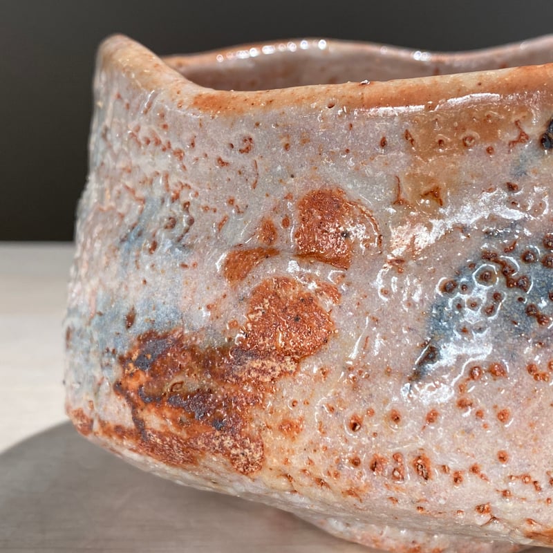 2504-1 志野茶盌 關 共歩 | ryoisseki-online by うつわや涼一石